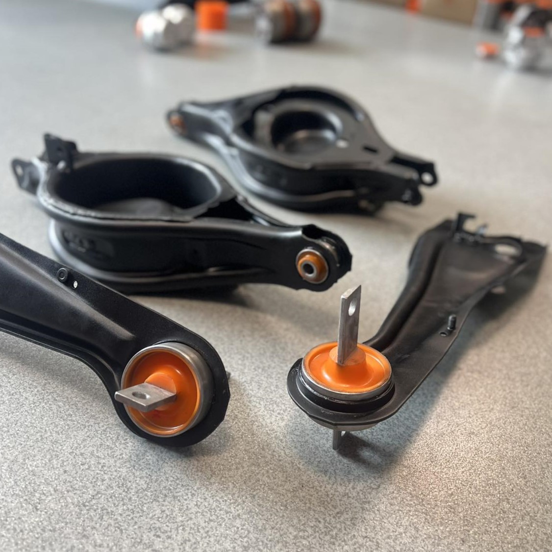 Rear suspension Honda Pilot 2002-2008 Service for sandblasting, powder painting and re-pressing of the bushing (Bushing is not included in the price)