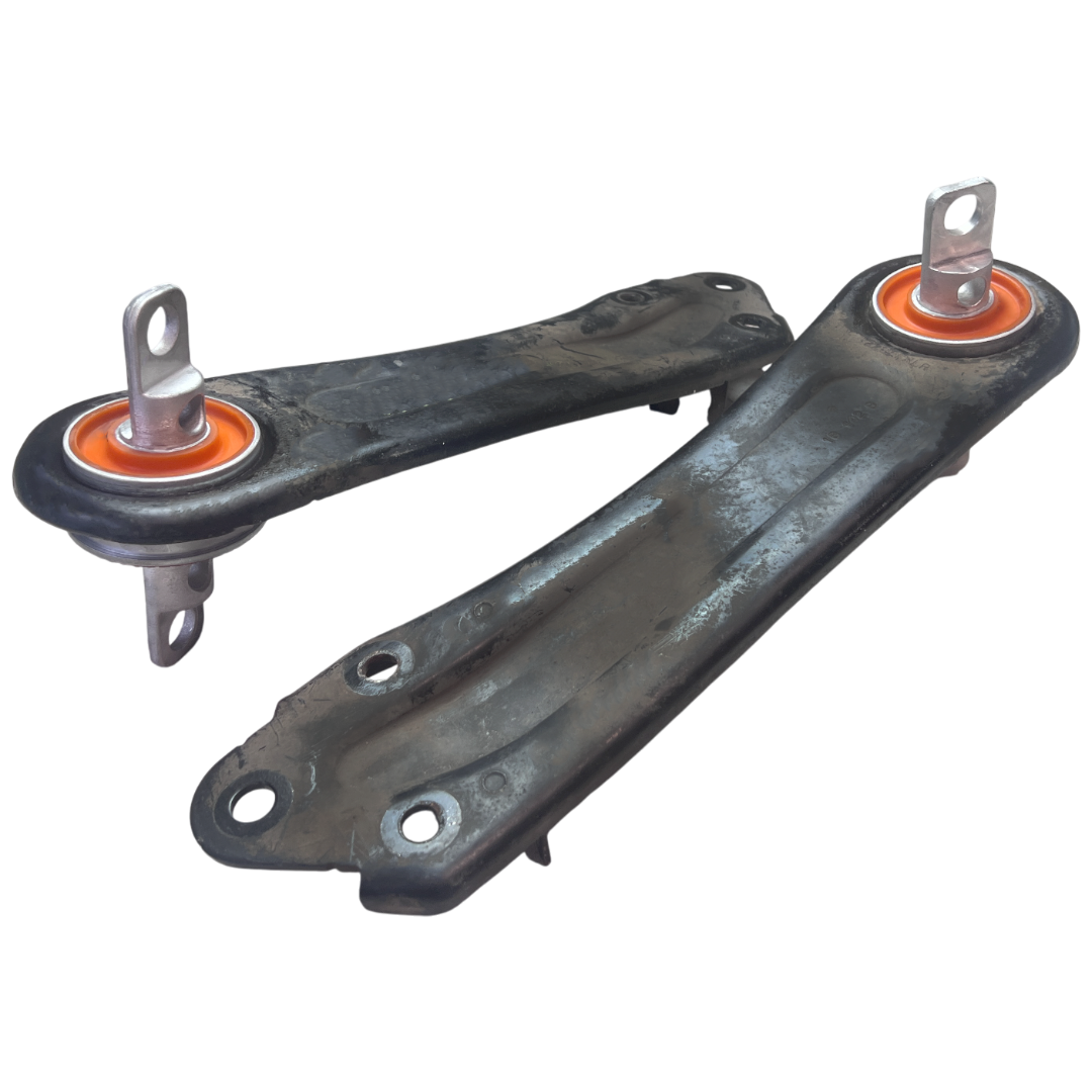 Rear trailing arm Jeep Cherokee 2013-2018 Service with repressing of bushings (Bushings are not included in the price)