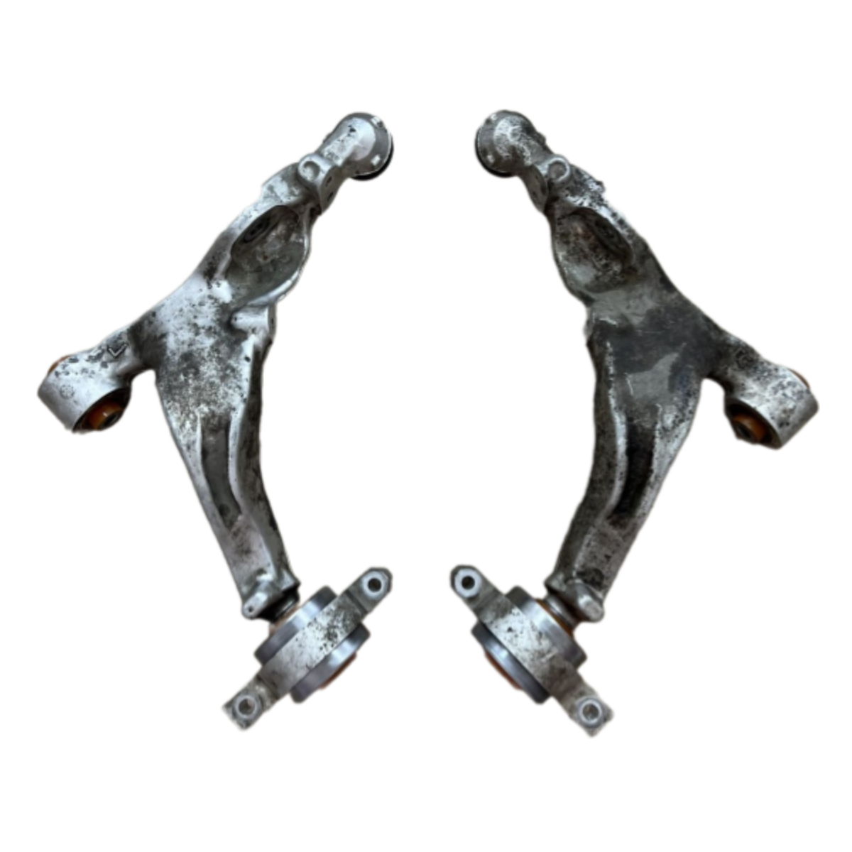 Front arm Infiniti Qx70 2013- Service with repressing of bushings (Bushings are not included in the price)