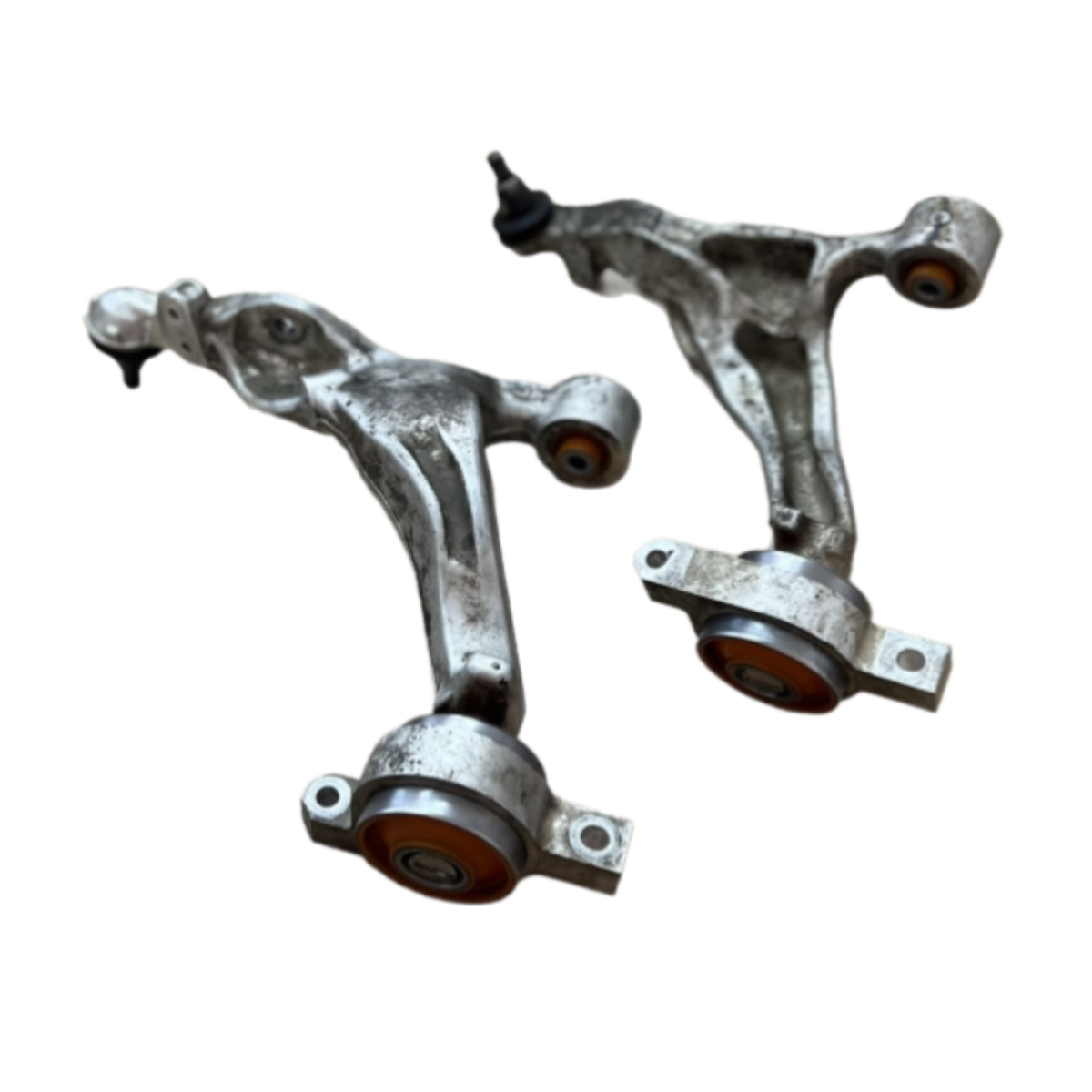 Front arm Infiniti Qx70 2013- Service with repressing of bushings (Bushings are not included in the price)