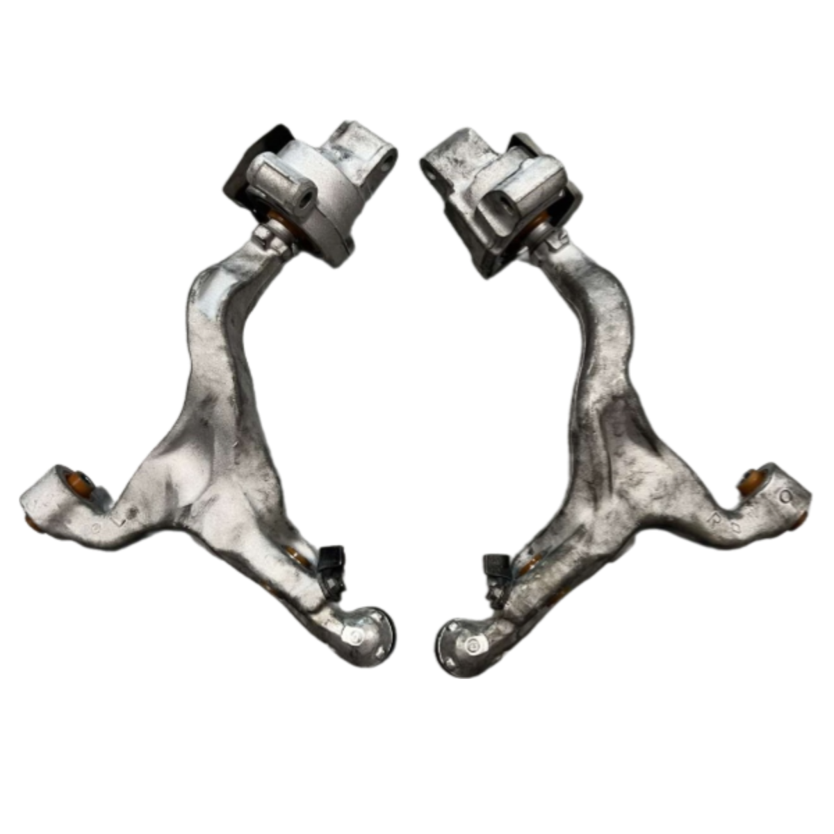 Front arm Infiniti Qx70 2013- Service with repressing of bushings (Bushings are not included in the price) pp2011pos