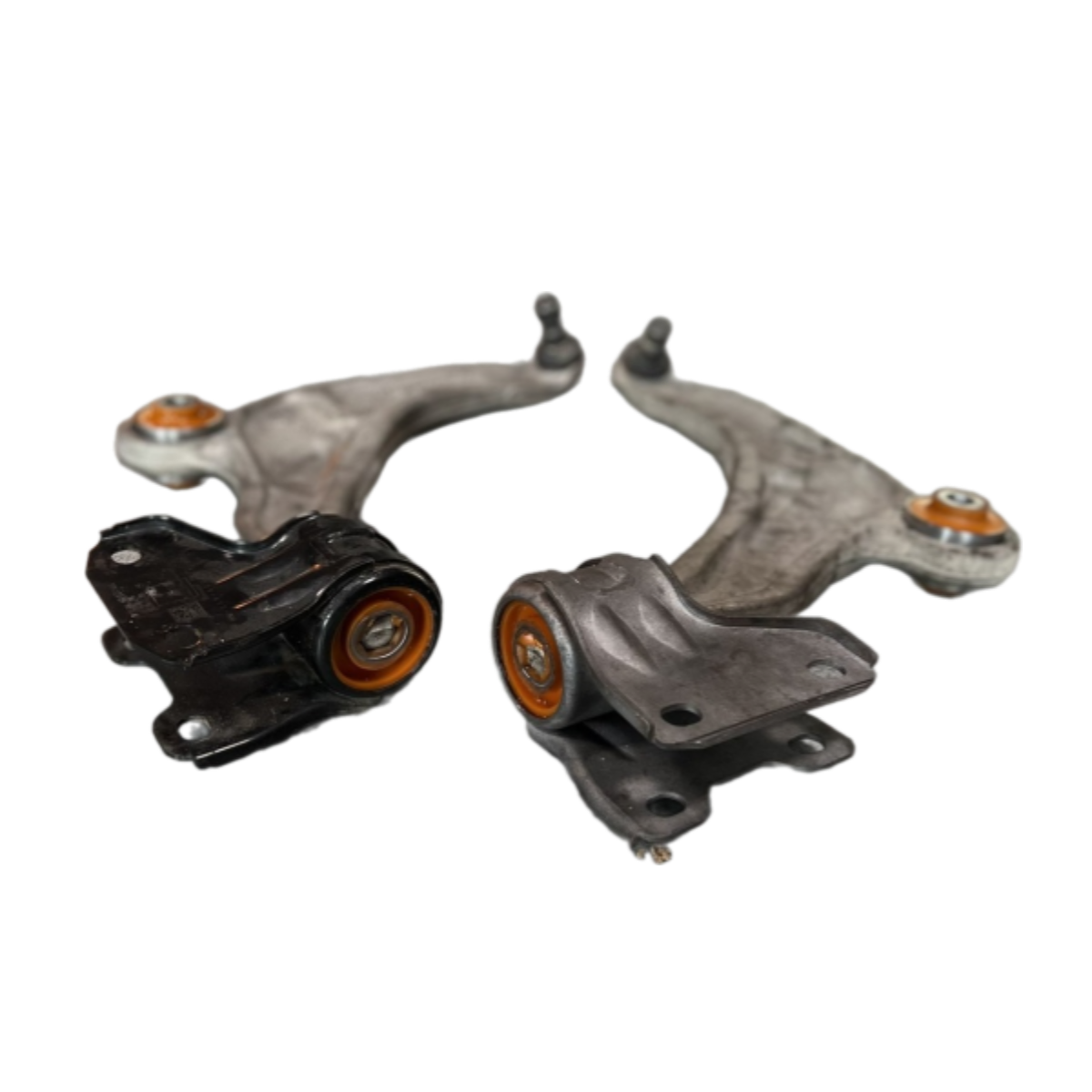 Front arm Lincoln Nautilus 2018- Service with repressing of bushings (Bushings are not included in the price)