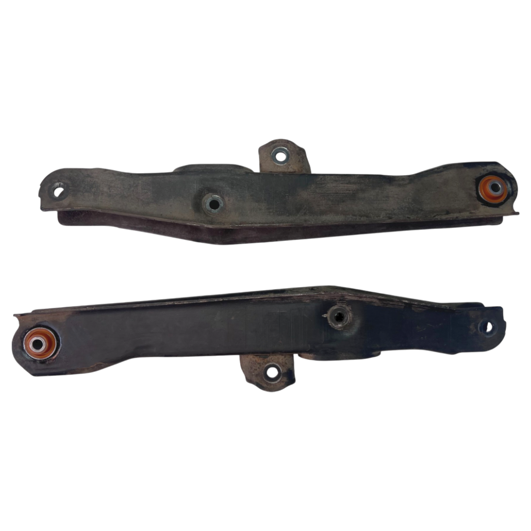Rear spring-loaded arm Dodge Journey 2011- Service with repressing of bushings (Bushings are not included in the price)